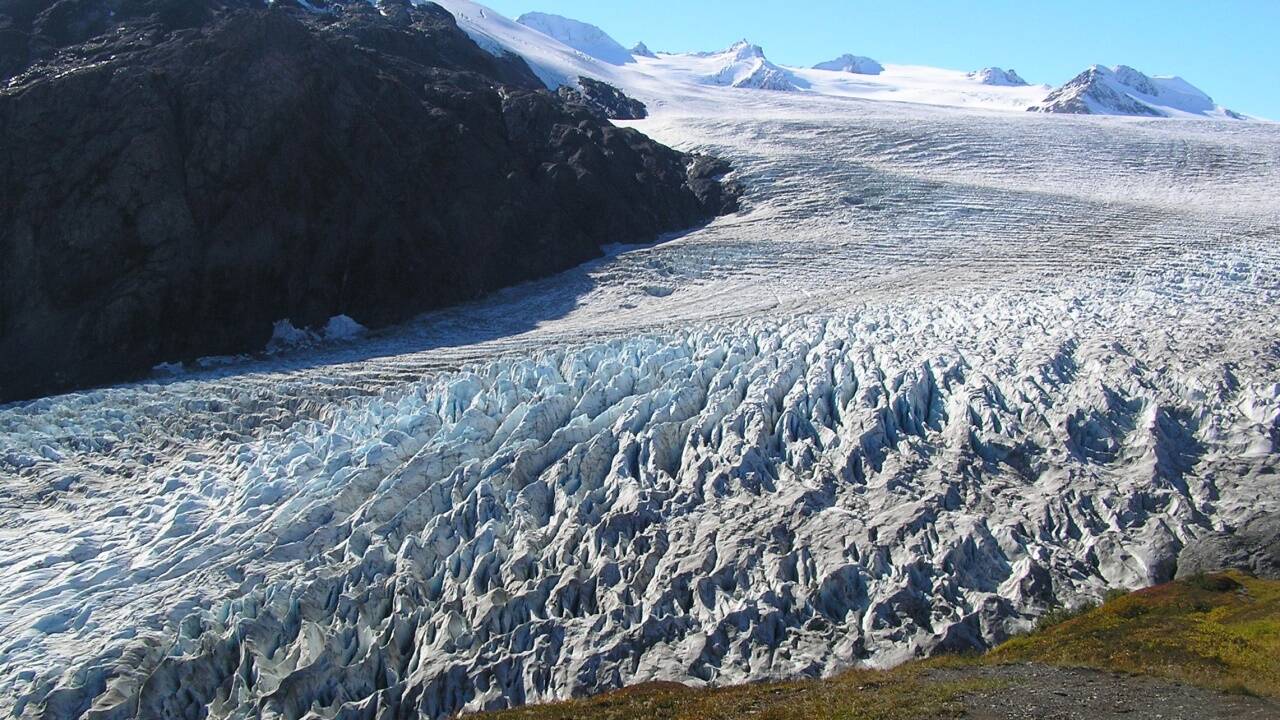 Der Exit Glacier im Kenai-Fjords-Nationalpark weicht auf. 