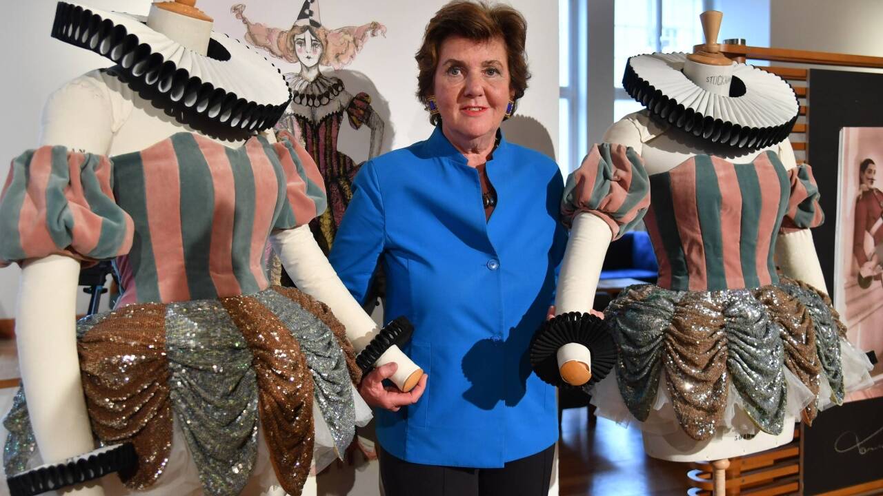 Festspielpräsidentin Helga Rabl-Stadler bei einem Pressetermin am Mittwoch, 11. Juli 2018, im Festspielhaus, wo die für Mozarts "Zauberflöte" mit Swarovski-Kristallen besetzten Kostüme präsentiert wurden. Festspielpräsidentin Helga Rabl-Stadler bei einem Pressetermin am Mittwoch, 11. Juli 2018, im Festspielhaus, wo die für Mozarts 'Zauberflöte' mit Swarovski-Kristallen besetzten Kostüme präsentiert wurden.