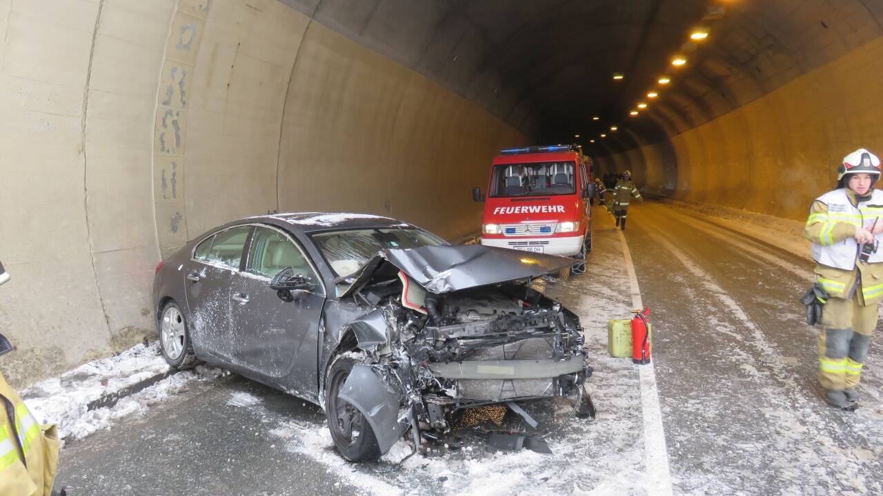 Bei Unfällen in Tunnels kann es auch für Unbeteiligte schnell zu brenzligen Situationen kommen. 