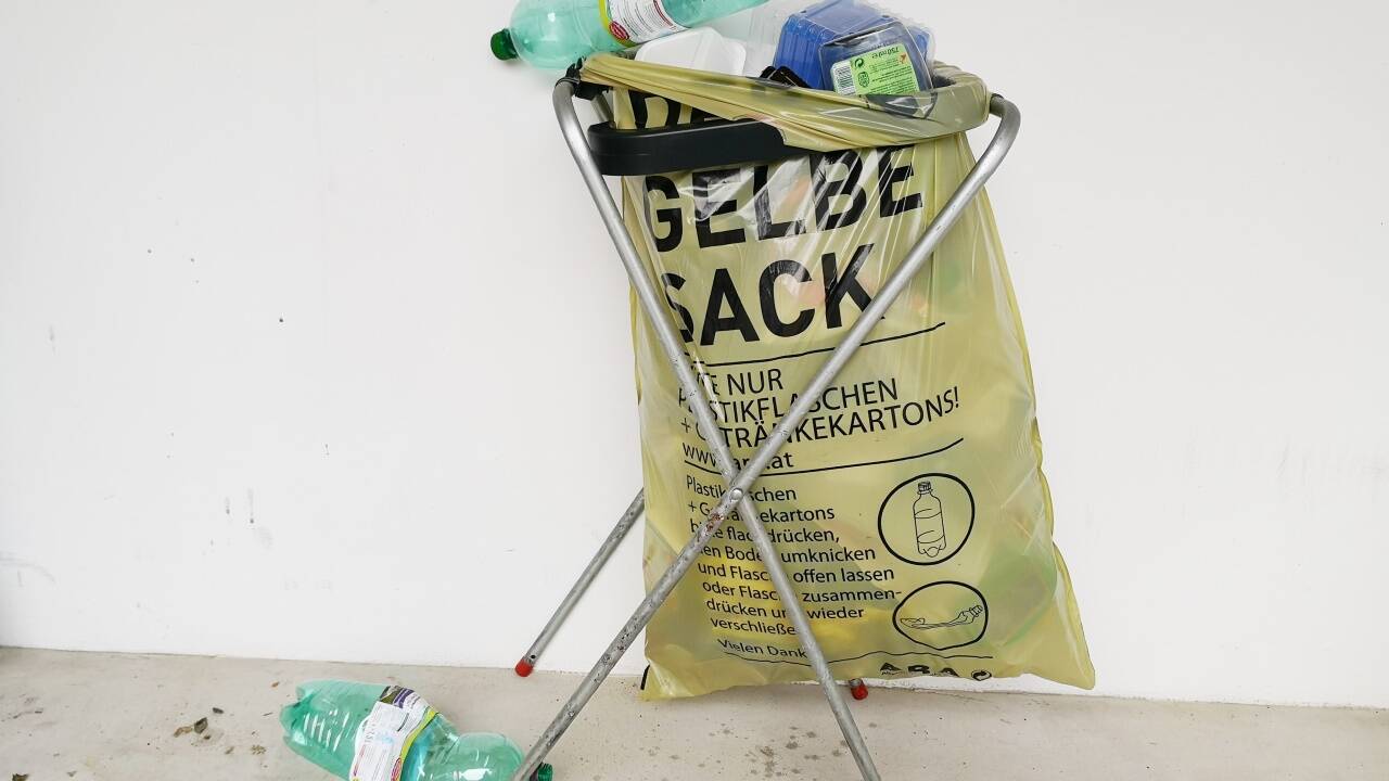 Was passiert mit dem gelben Sack, sobald er das Haus verlässt? 