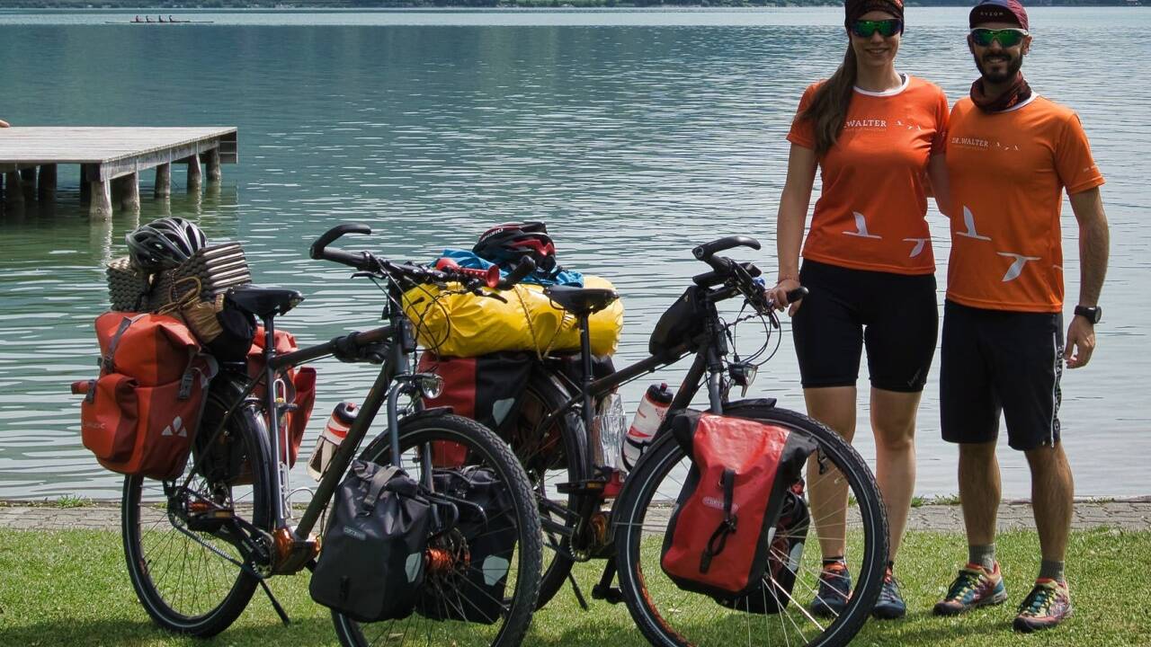 Angelika Hinteregger und Reinhard Maxbauer wollen bis Neuseeland radeln. bef  Angelika Hinteregger und Reinhard Maxbauer wollen bis Neuseeland radeln. bef