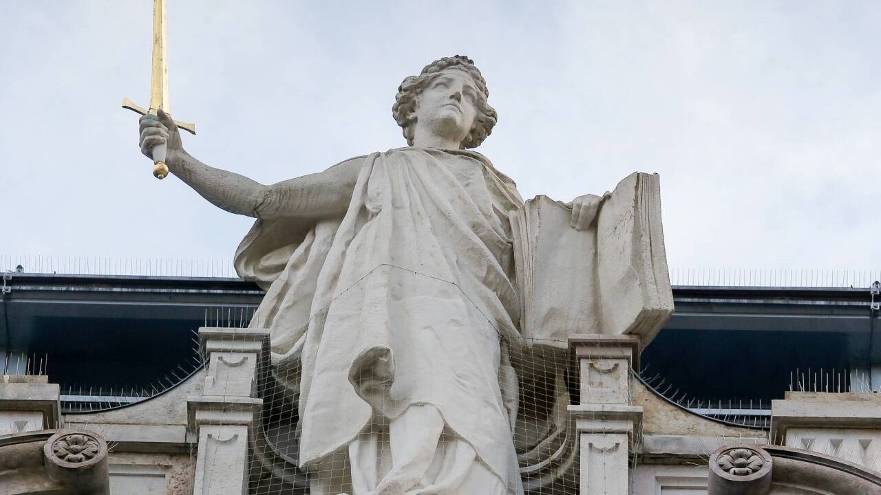 13Jährige stundenlang gequält Prozess in Salzburg hat begonnen SN.at 13Jährige stundenlang gequält Prozess in Salzburg hat begonnen SN.at