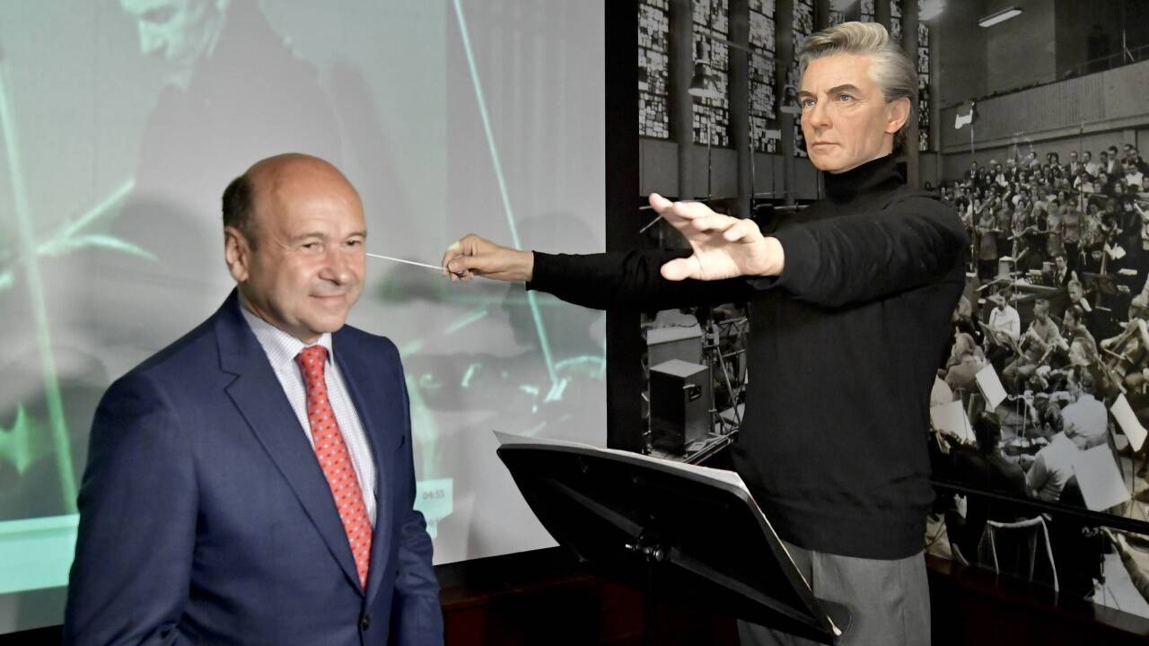 Staatsoperndirektor Dominique Meyer (L) am Montag, 16. Juli 2018, im Rahmen der Enthüllung der Wachsfigur von Herbert von Karajan im Wachsfigurenkabinett Madame Tussauds im Wiener Prater. 