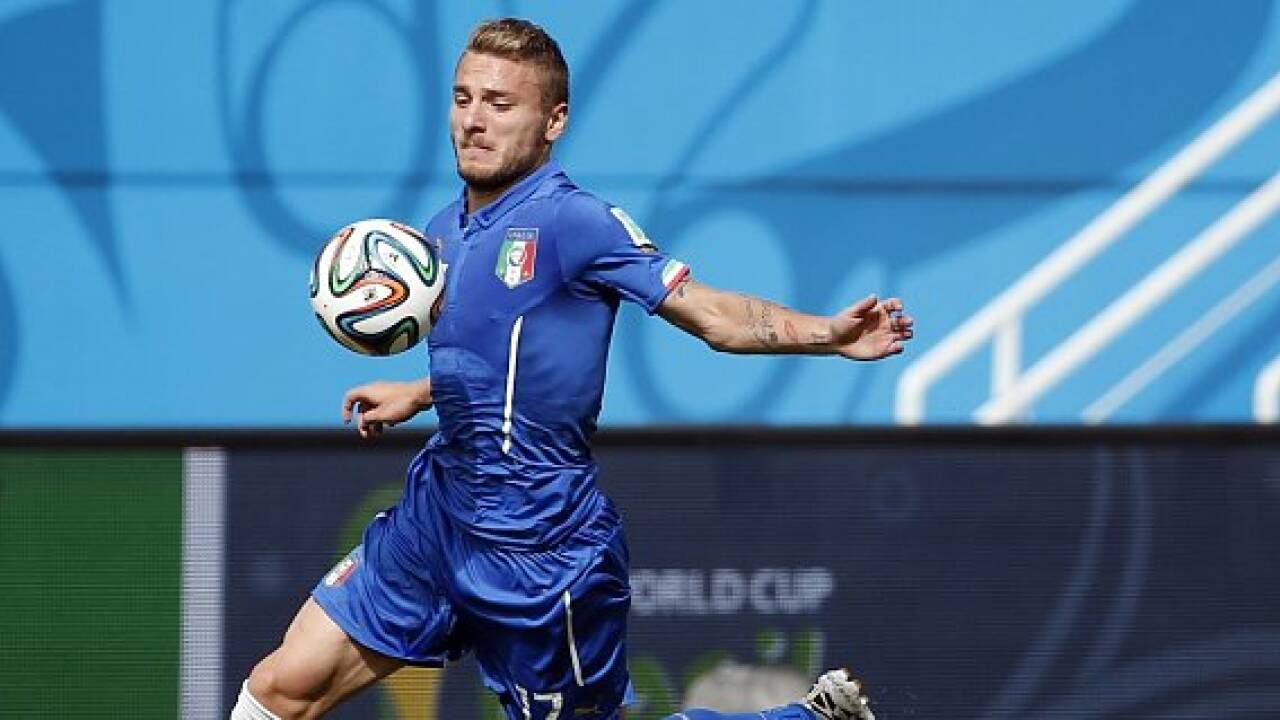 Uruguay schießt Italien aus der WM, Skandal um Suarez