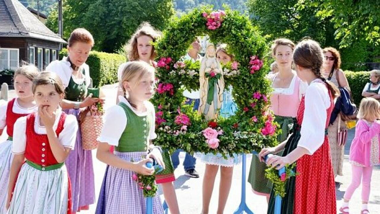 Was feiern wir eigentlich zu Fronleichnam?