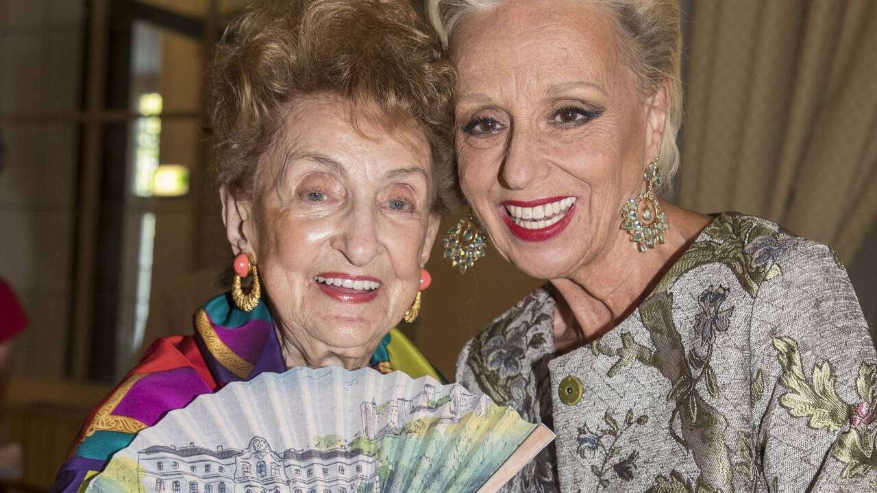 Peggy McDowell und Eva-Maria von Schilgen.  