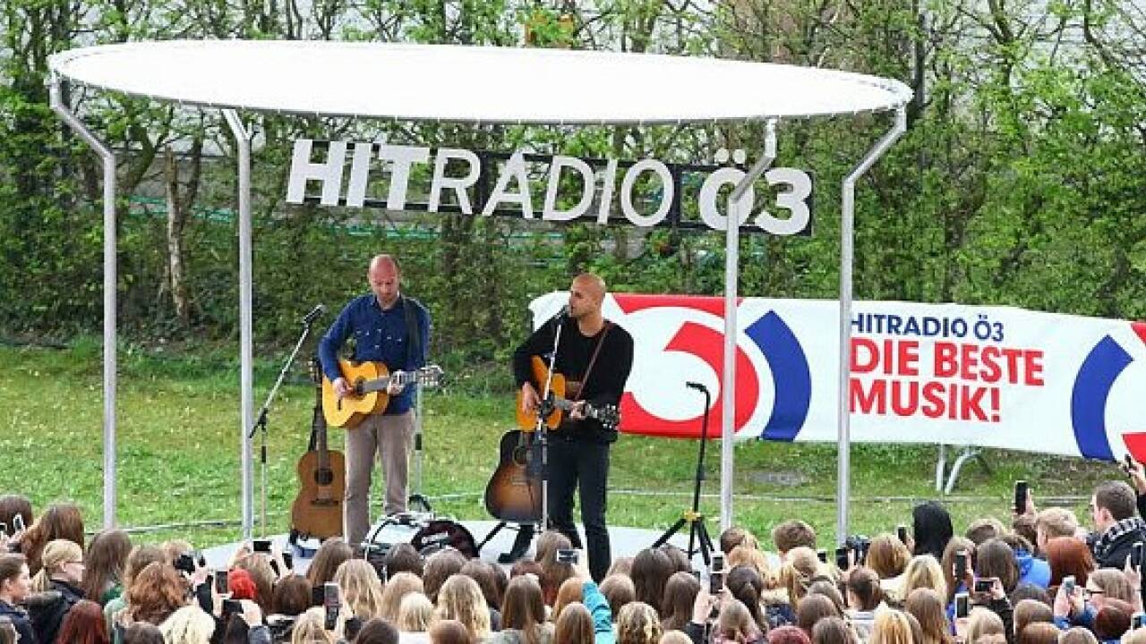 Milow zu Gast in Oberndorf: Ein Superstar im Schulhof