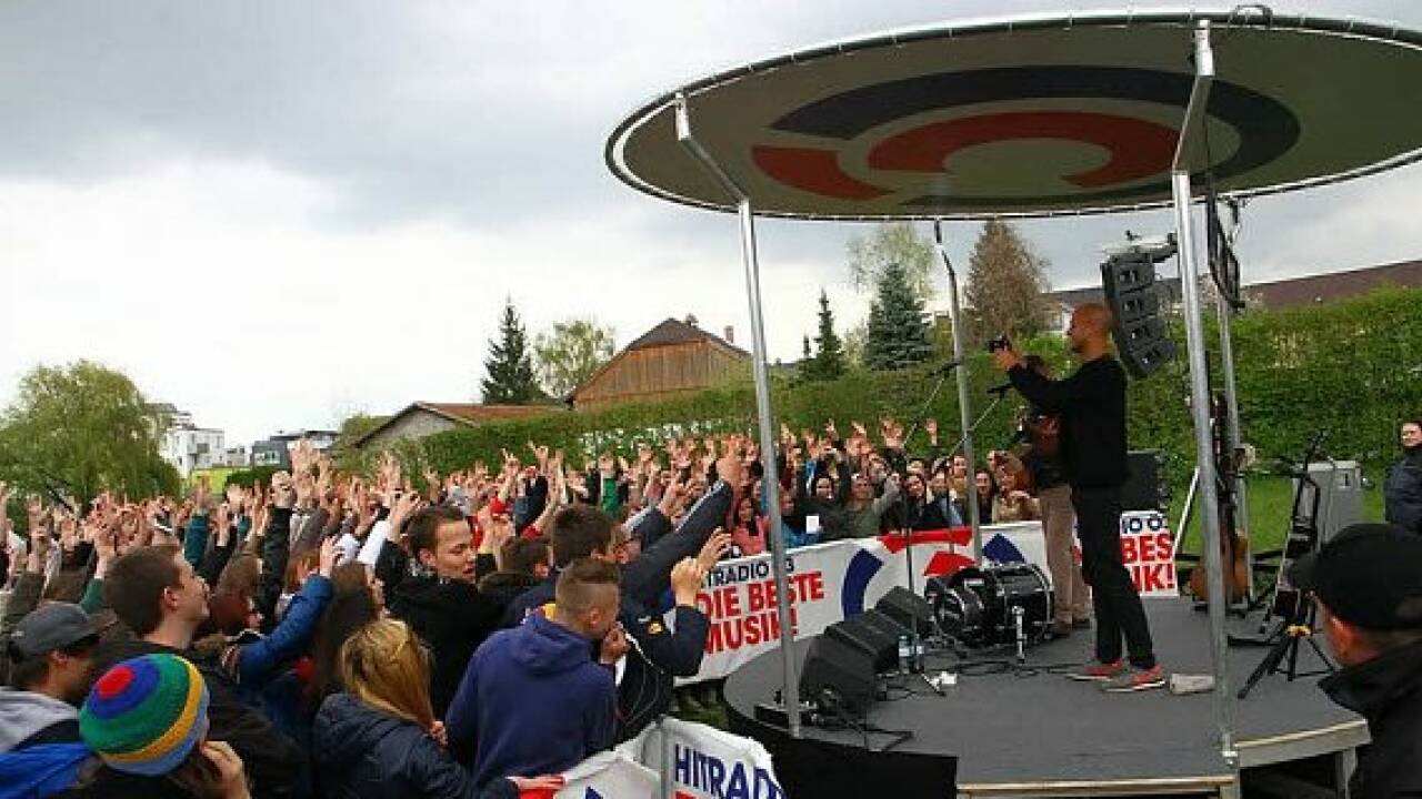 Milow zu Gast in Oberndorf: Ein Superstar im Schulhof