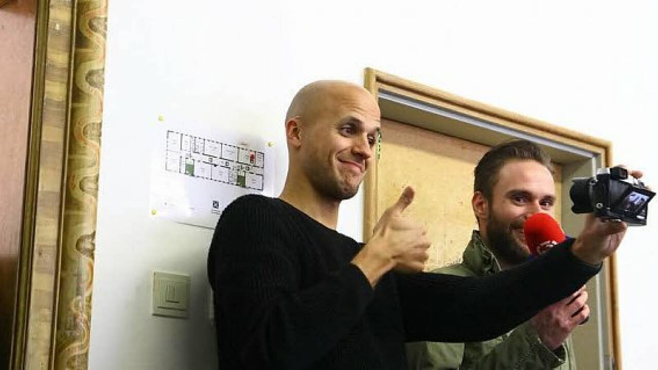 Milow zu Gast in Oberndorf: Ein Superstar im Schulhof