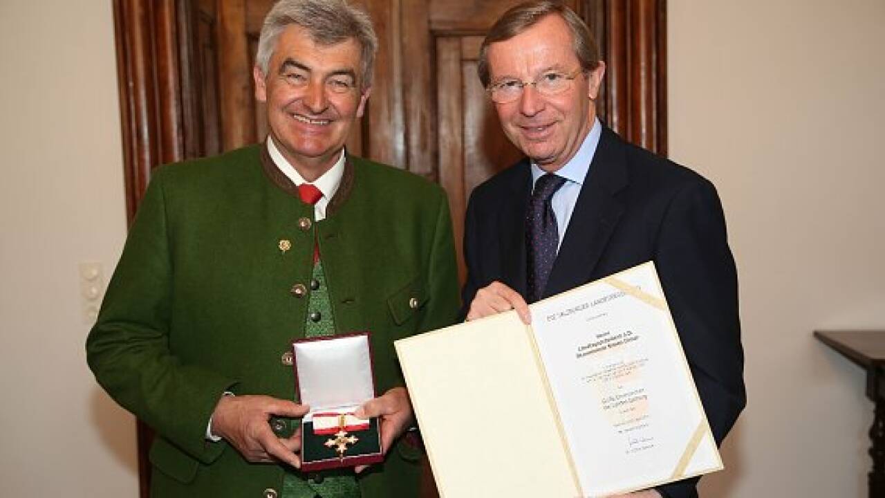Salzburger Ehrenzeichen an Simon Illmer verliehen