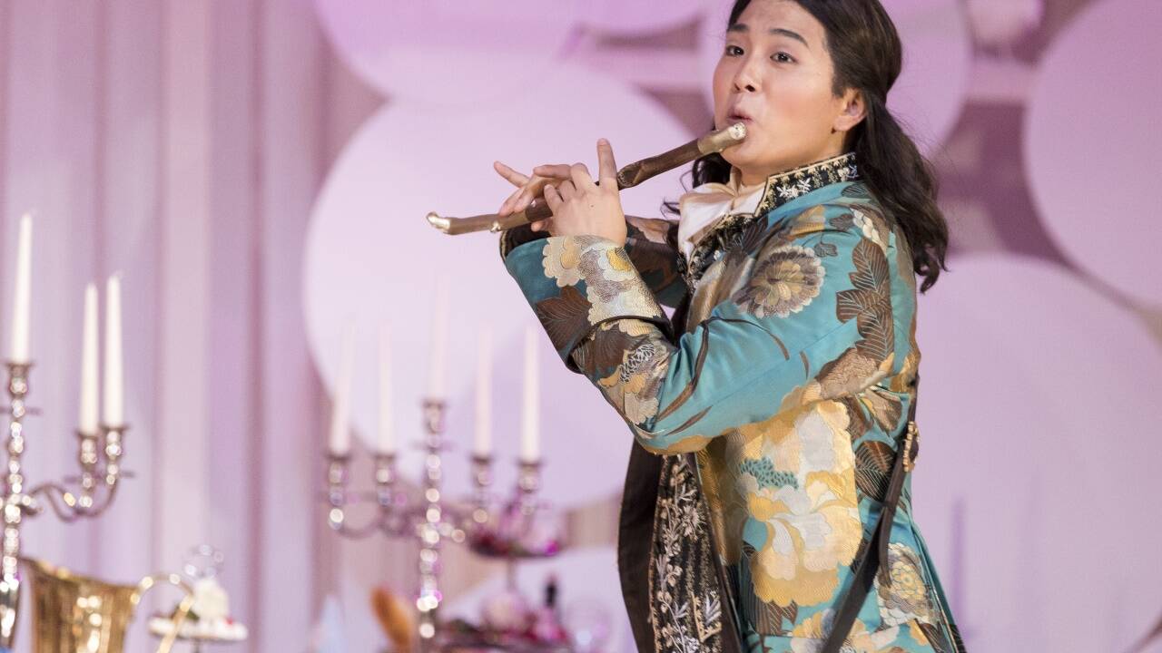Hyunjai Lee als Tamino. 