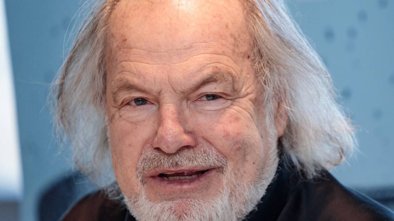 Gustav Kuhn.  
