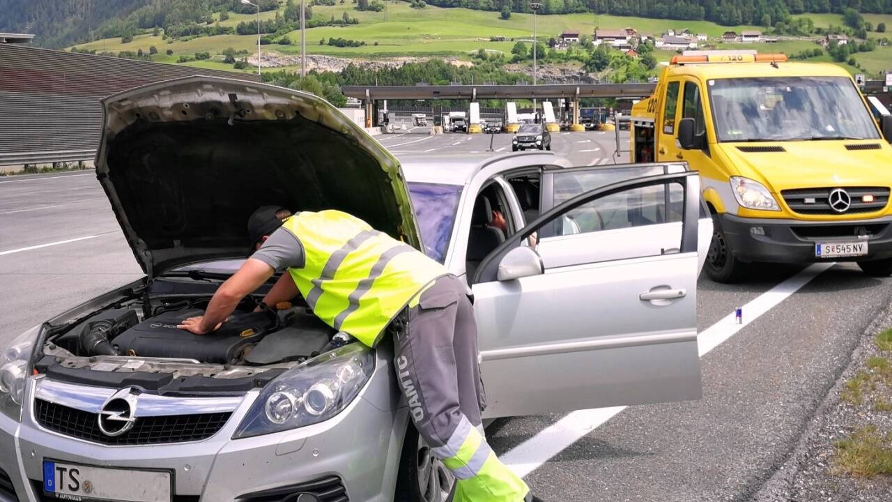 Der ÖAMTC zählt derzeit 184 Einsätze am Tag. Häufig liegt es an der Autobatterie, aber auch daran, dass sich Lenker aussperren oder falsch tanken.  
