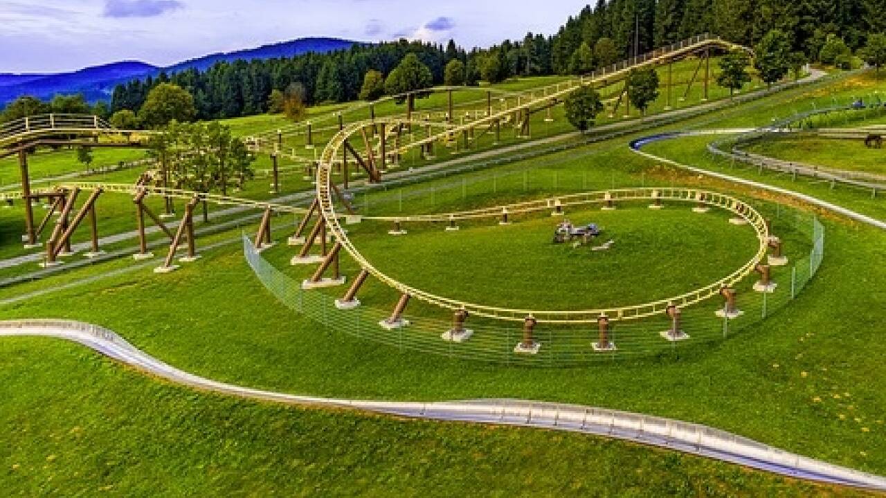 Zahlreiche Sommerrodelbahnen locken jährlich zahlreiche Besucher nach Salzburg. 