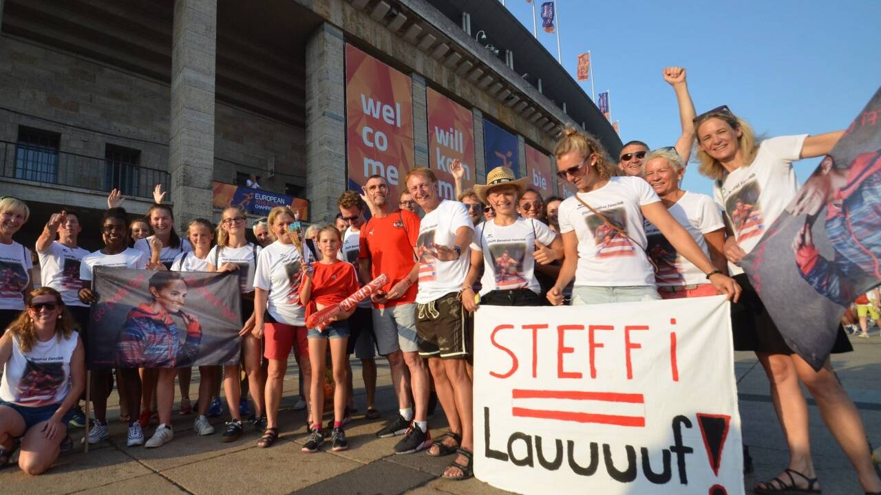 ...die von einer großen Fan-Abordnung aus Salzburg angefeuert worden war.  