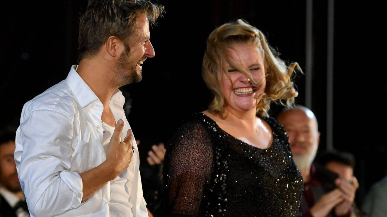 Die Devise des Abends lautet für diesen Jedermann: Durchkommen! Und Philipp Hochmair schafft das bravourös.  
