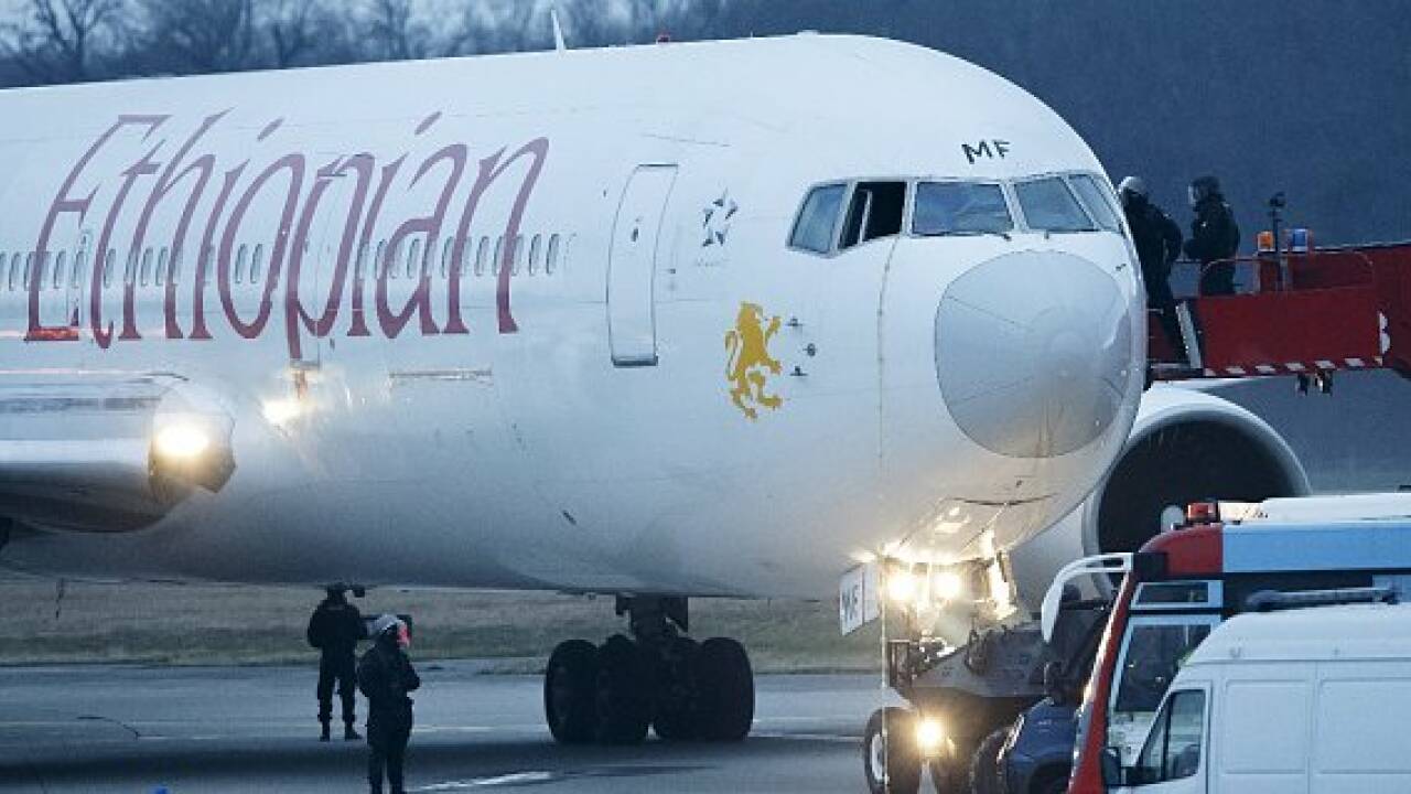 Co-Pilot entführt Flugzeug - Landung in Genf