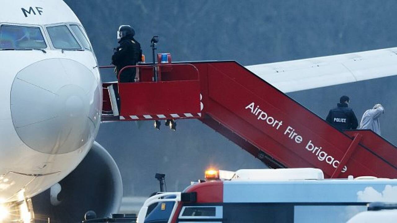 Co-Pilot entführt Flugzeug - Landung in Genf