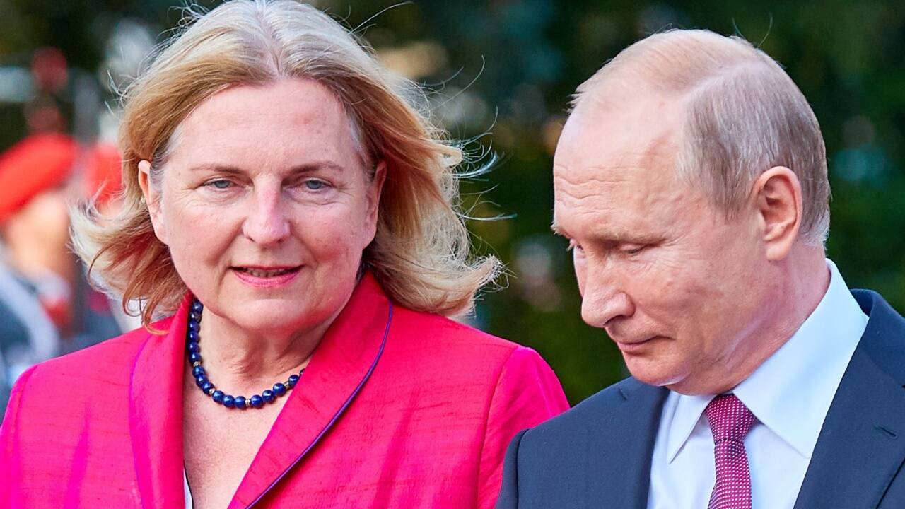 Außenministerin Karin Kneissl, im Hintergrund Wladimir Putin – hier im Juni 2018 in Wien.  