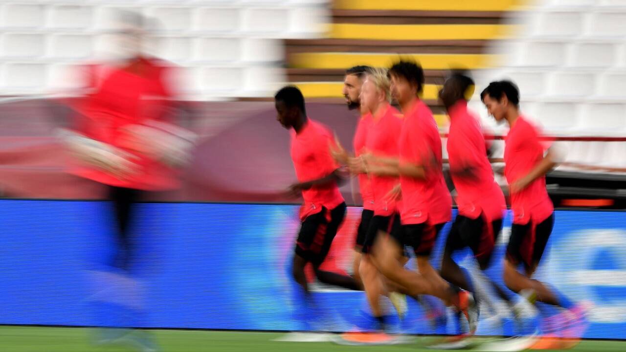 Im Stadion von Roter Stern wird heute gähnende Leere herrschen.  Im Stadion von Roter Stern wird heute gähnende Leere herrschen.