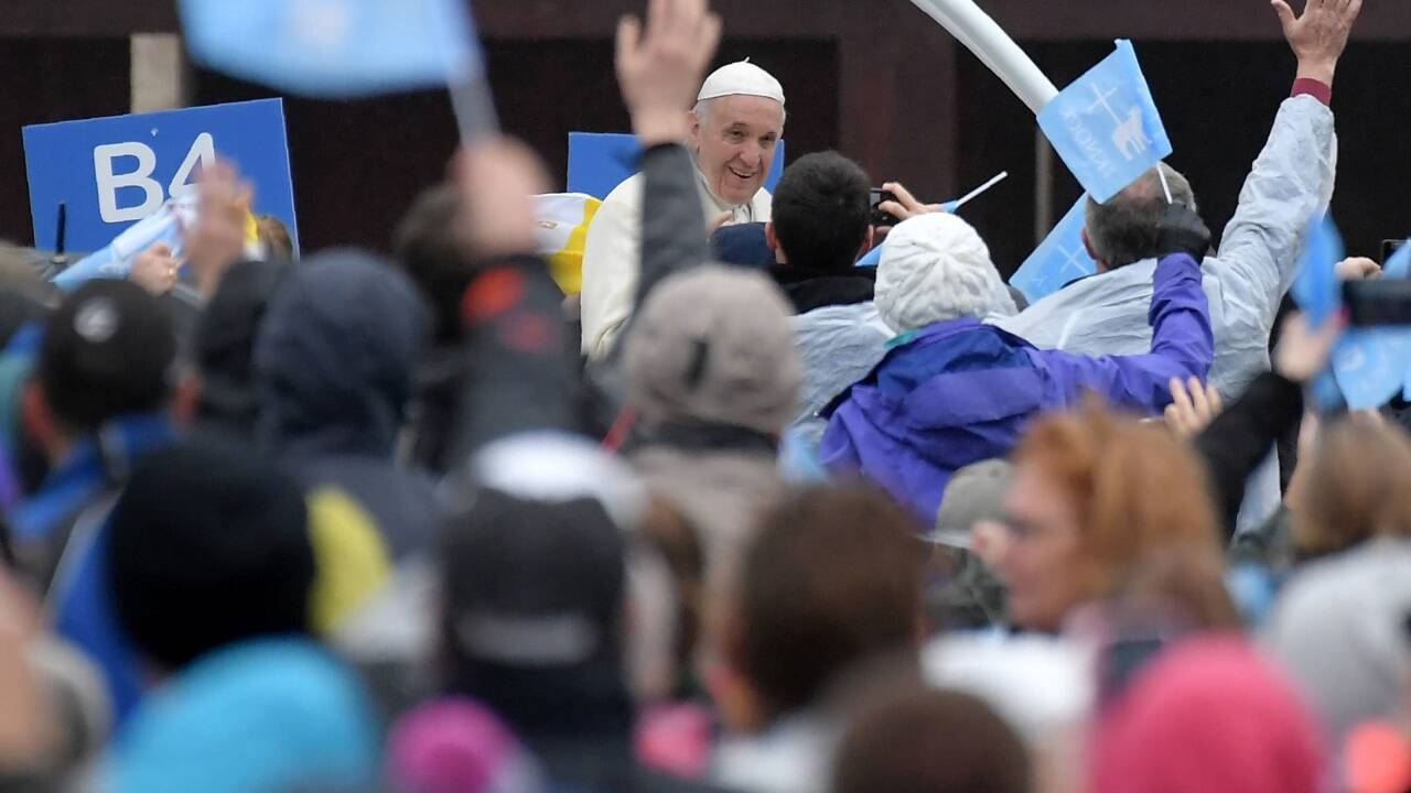 Papst Franziskus auf zweitätigem Irlandbesuch 