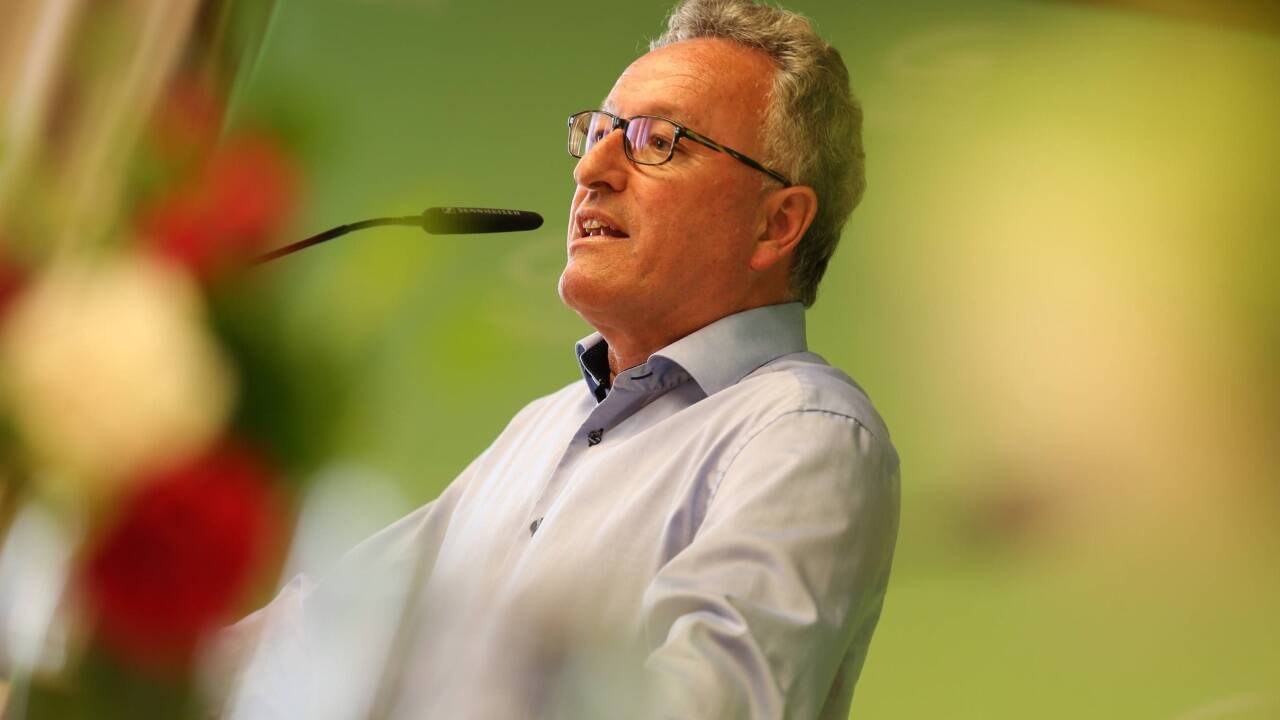 LH-Stv. und Grünen-Chef Heinrich Schellhorn übt scharfe Kritik an der Bundesregierung.  
