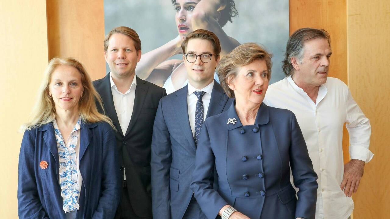 (v.l.) Schauspielchefin Bettina Hering, Konzertchef Florian Wiegand, der kaufmännische Direktor Lukas Crepaz, Festspielprsidentin Helga Rabl-Stadler und Intendant Markus Hinterhäuser. 