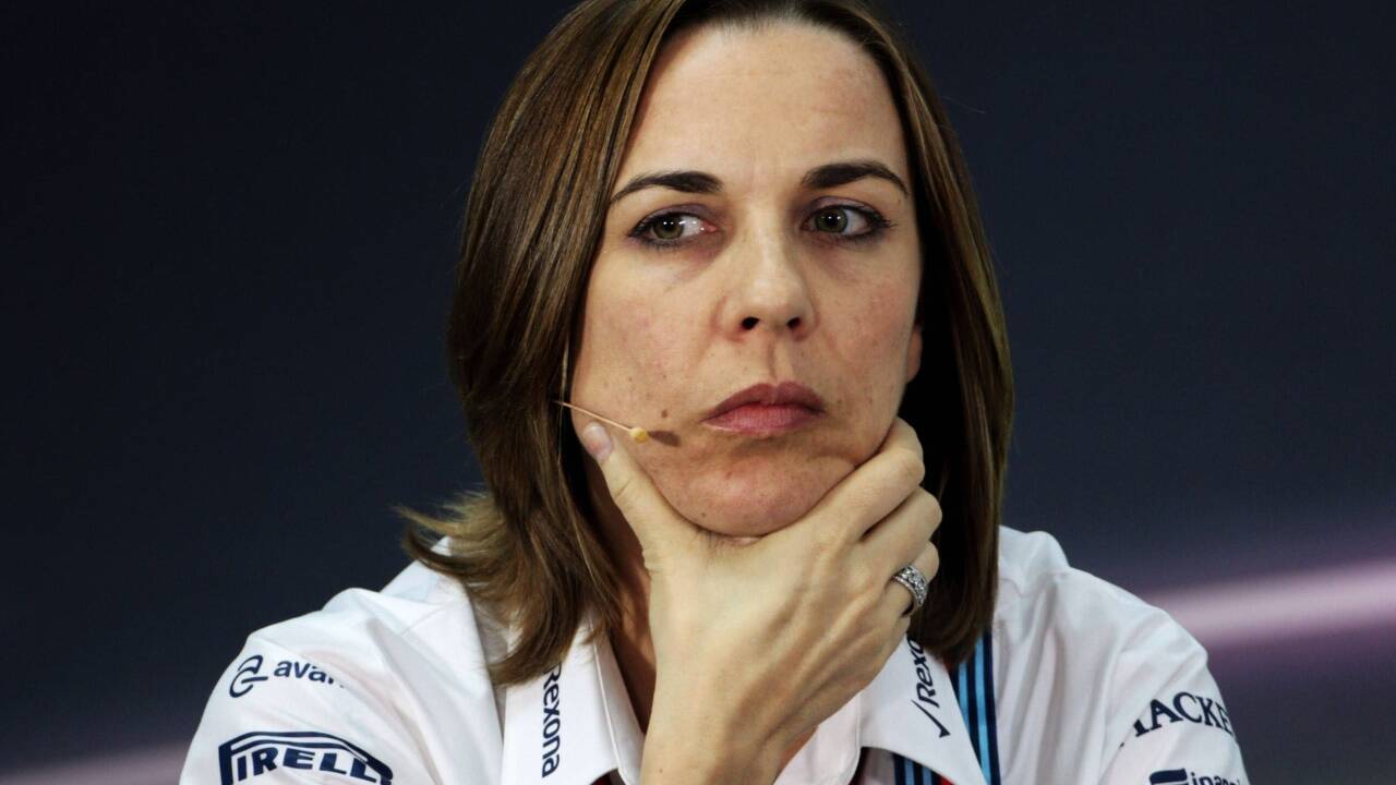 Der Blick ist skeptisch, doch Claire Williams will Zuversicht verbreiten. Der Blick ist skeptisch, doch Claire Williams will Zuversicht verbreiten.