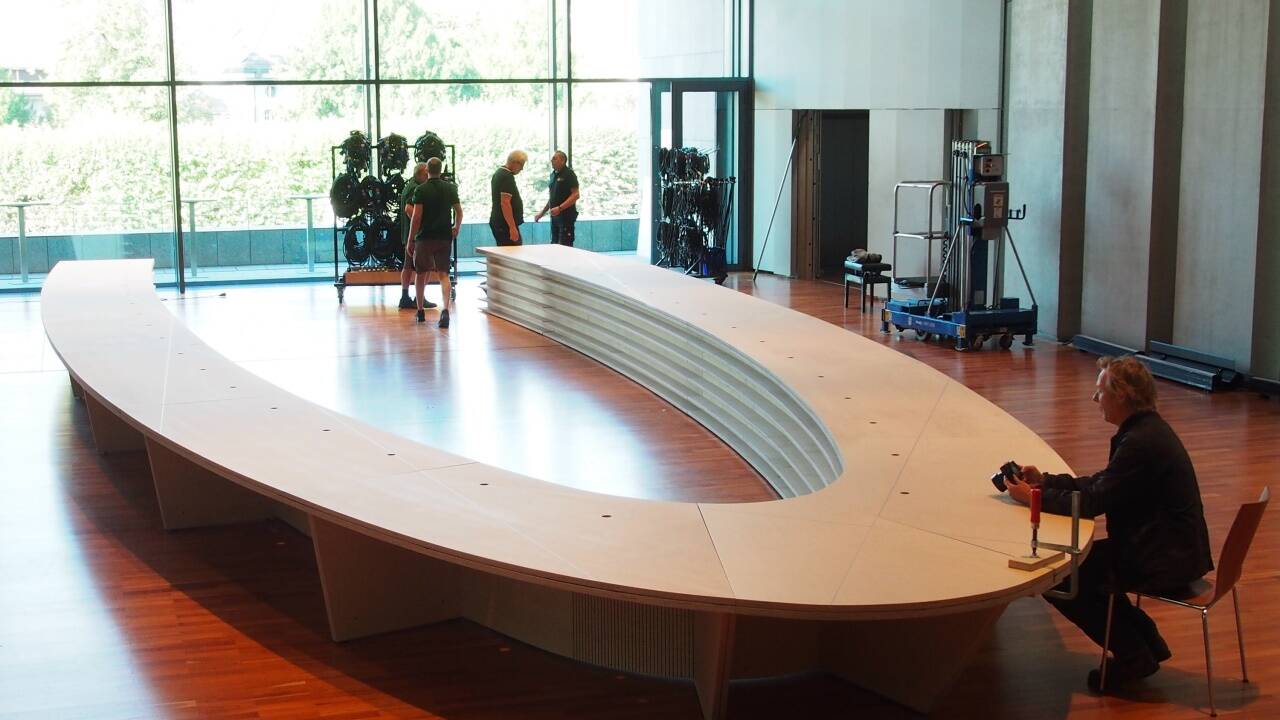 An diesem Tisch werden die Staatschefs im Mozarteum Salzburg sitzen.  