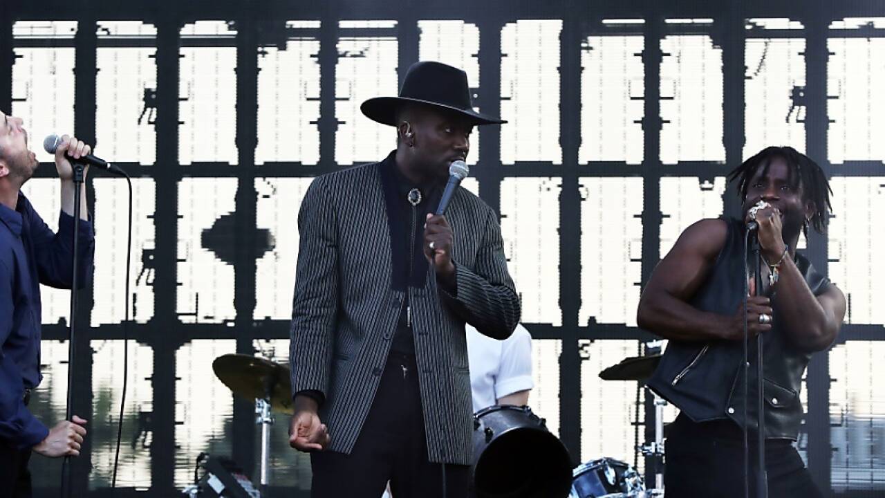 Hintergrund ist die Ruhrtriennale-Einladung der Band Young Fathers 