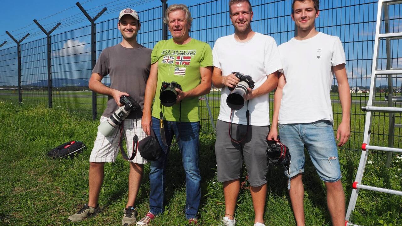 Die Planespotter Alessandro Lukas, Gottfried Darringer, David Schilcher, Michael Prams. 
