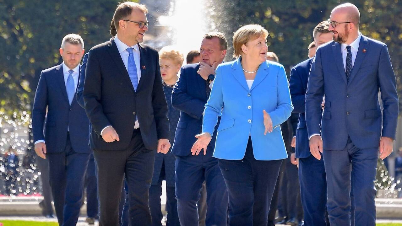 Die Staats- und Regierungschefs der Europäischen Union im Mirabellgarten. 