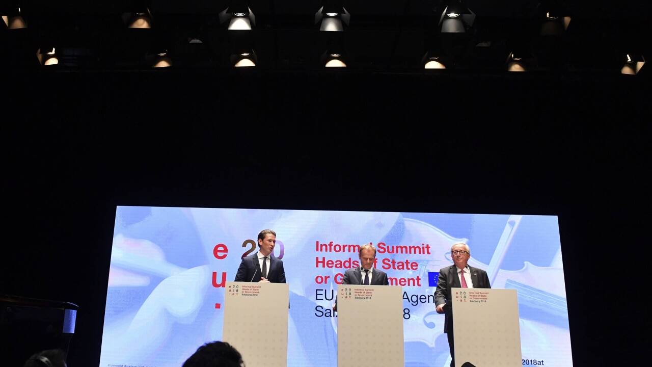 Abschlusspressekonferenz des EU-Gipfels in Salzburg: Bundeskanzler Sebastian Kurz, EU-Ratspräsident Donald Tusk und EU-Kommissionschef Jean-Claude Juncker. 