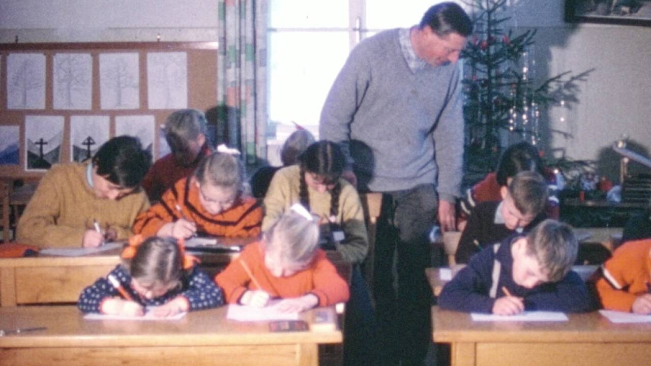 Volksschule Tauglboden in den 1980er Jahren.  