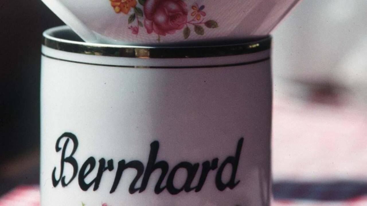 Bernhards 'Ursache' wurde nun von Lukas Kummer illustriert 