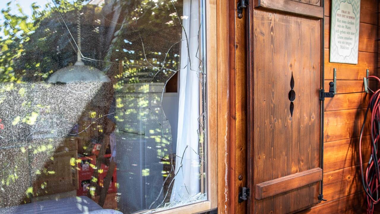 Die Täter schlugen eine Fensterscheibe ein und kochten sogar in der Schreberhütte.  
