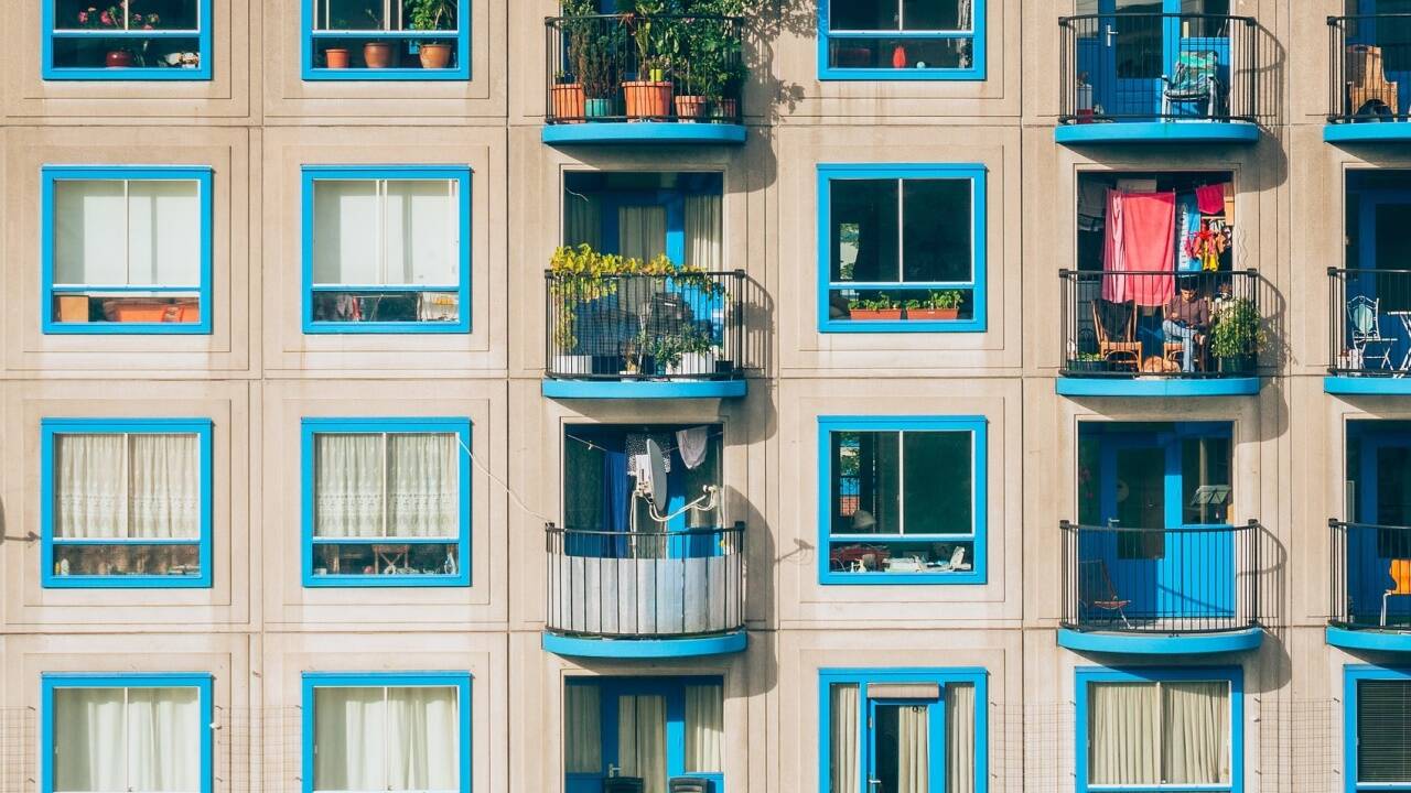 Eine Wohnung oder ein WG-Zimmer können sich viele Studenten heute kaum noch leisten.  
