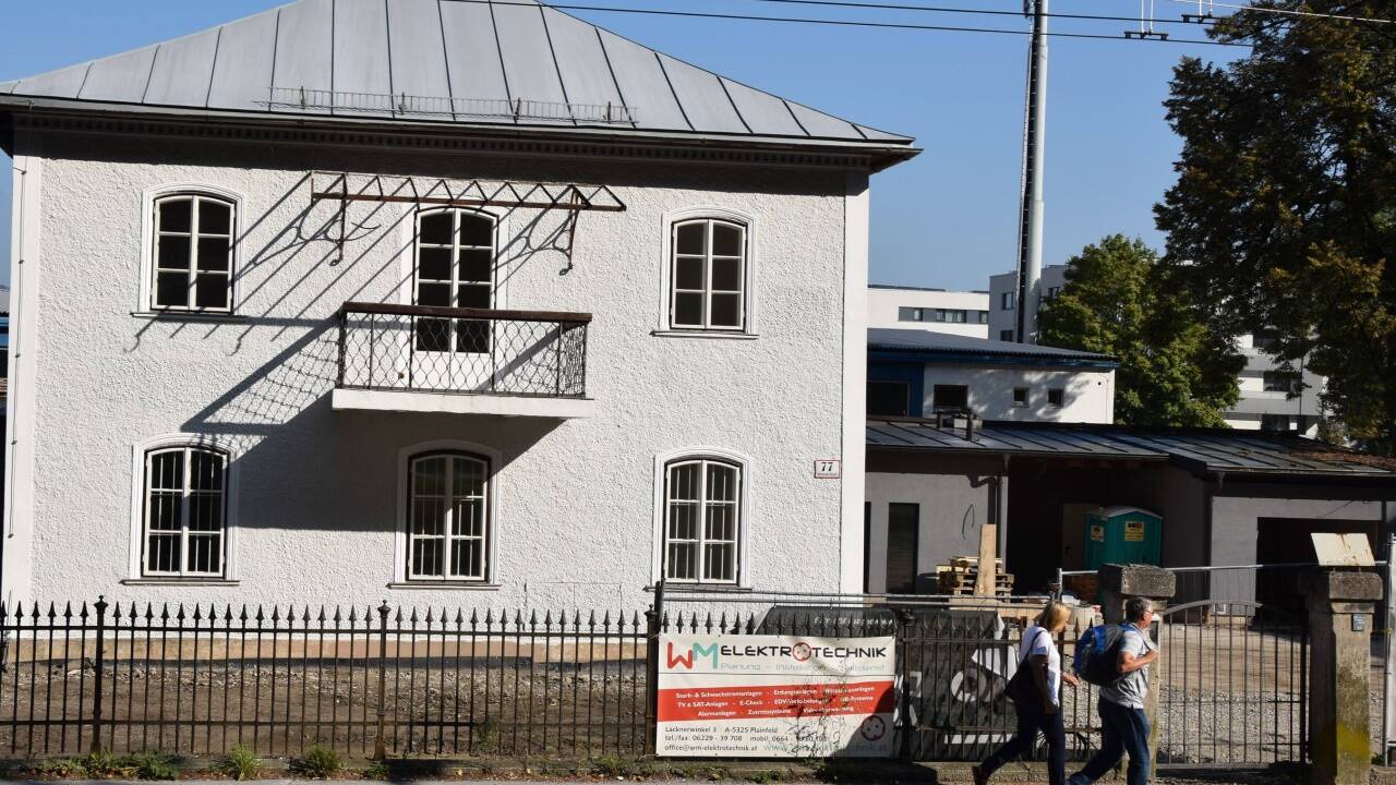... gibt jetzt den Blick frei auf die ansprechende Architektur. 