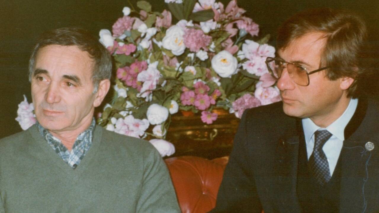 Charles Aznavour und Reinhardt Stefan Tomek im August 1985 in Bad Gastein. 