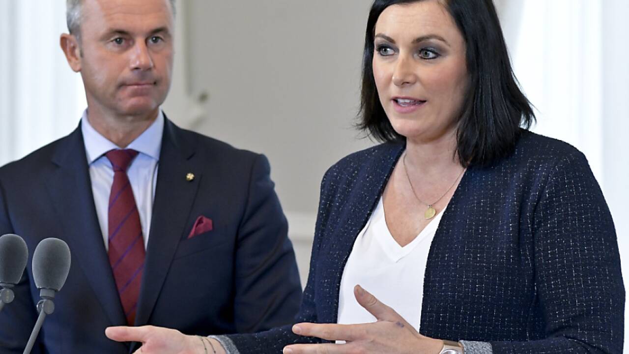 Köstinger und Hofer präsentierten Paket 