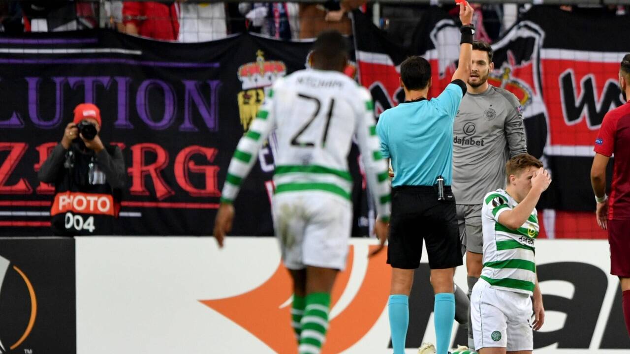 Rote Karte für James Forrest.  