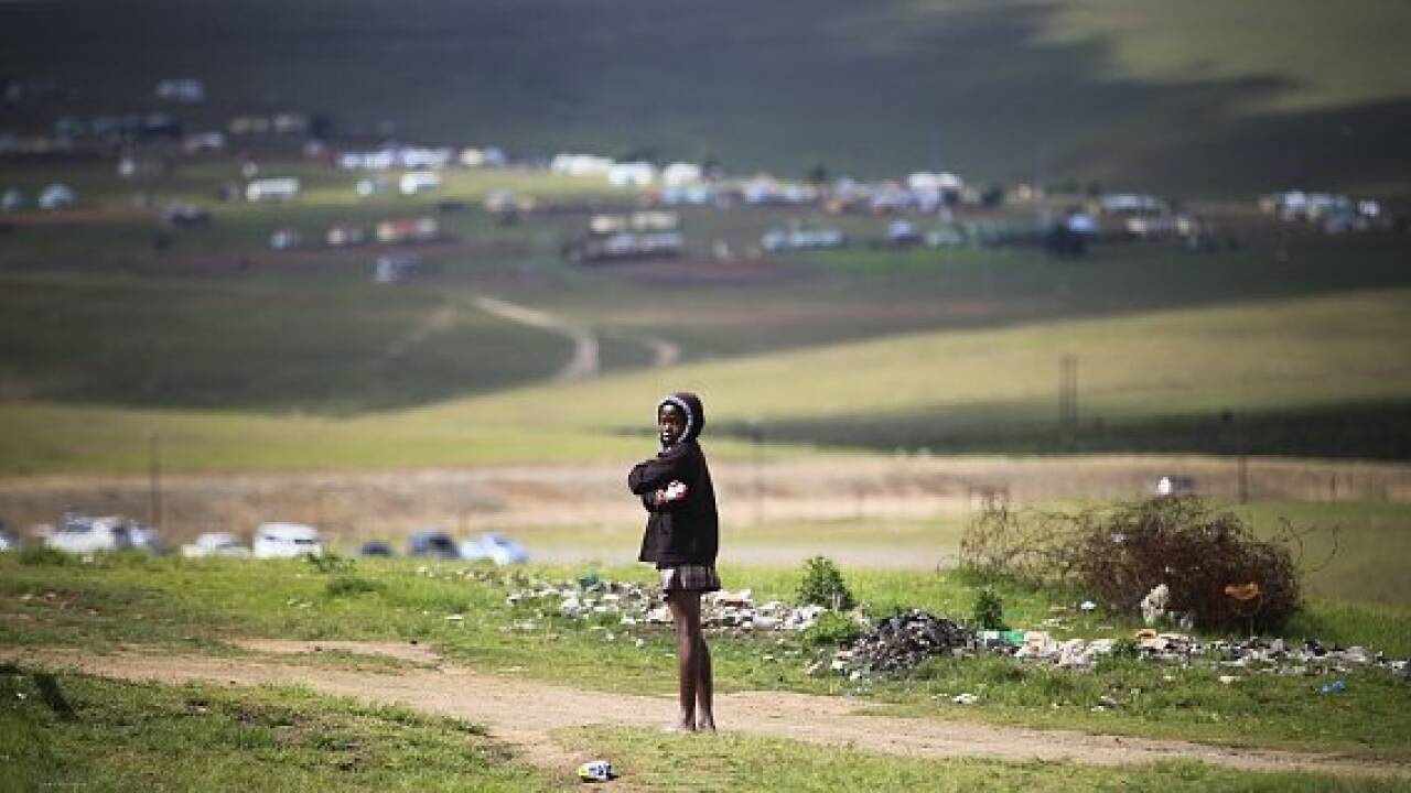 Nelson Mandela in seinem Heimatdorf beigesetzt