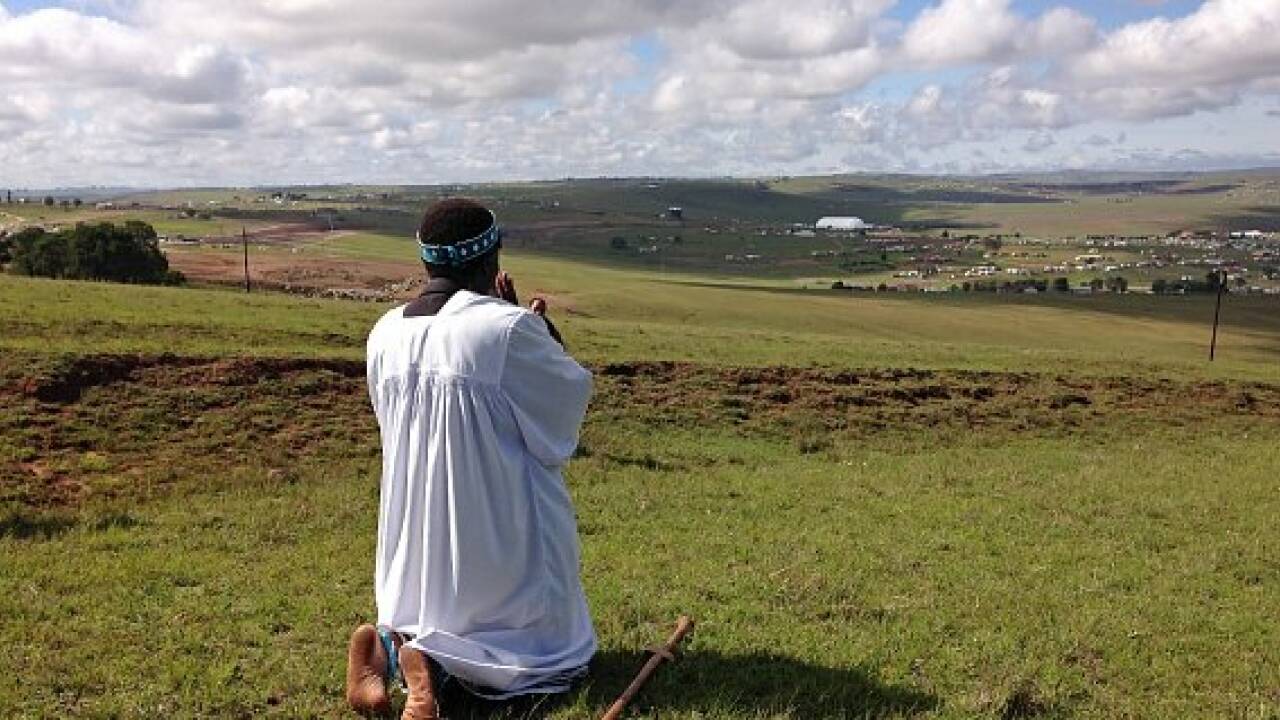 Nelson Mandela in seinem Heimatdorf beigesetzt