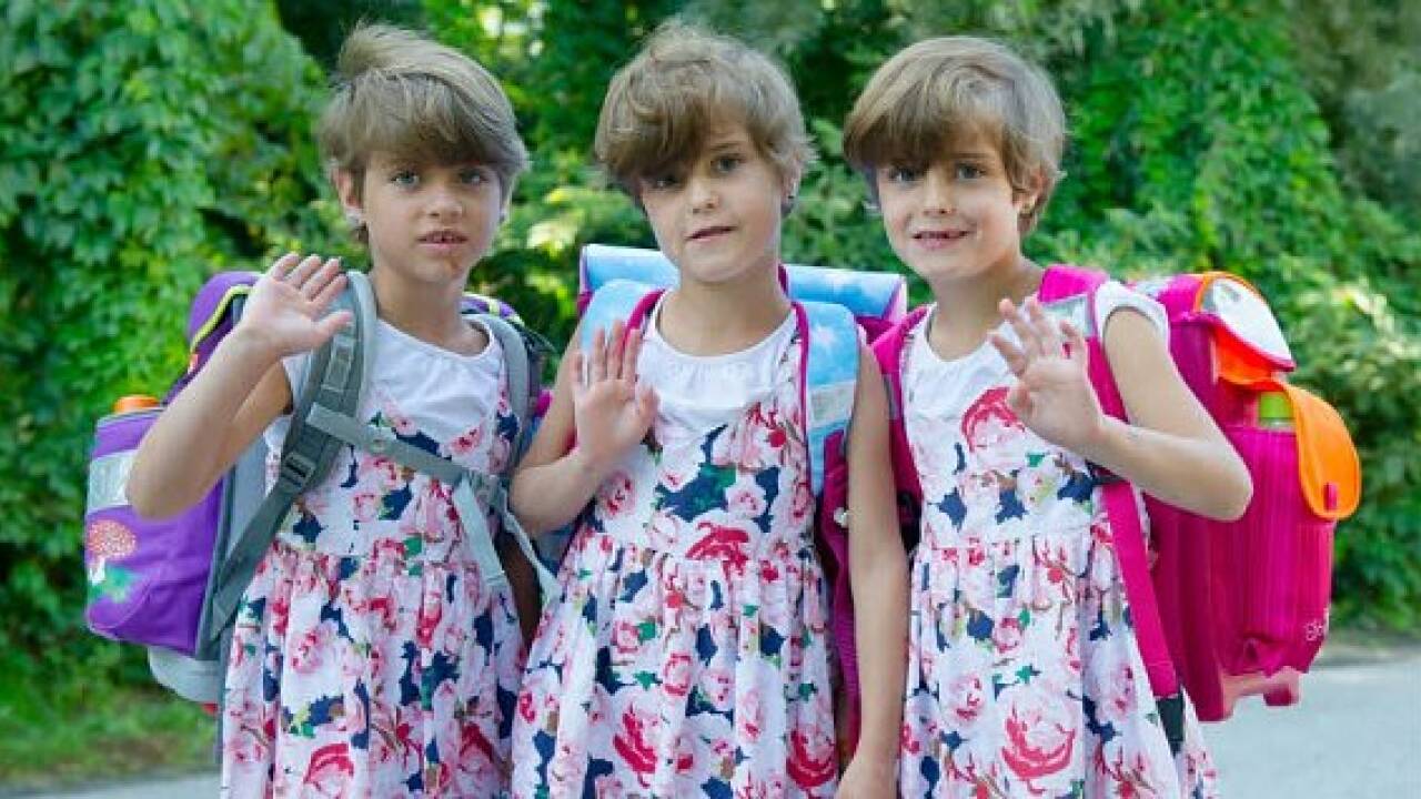 Drei auf einen Streich: Erster Schultag für Drillinge