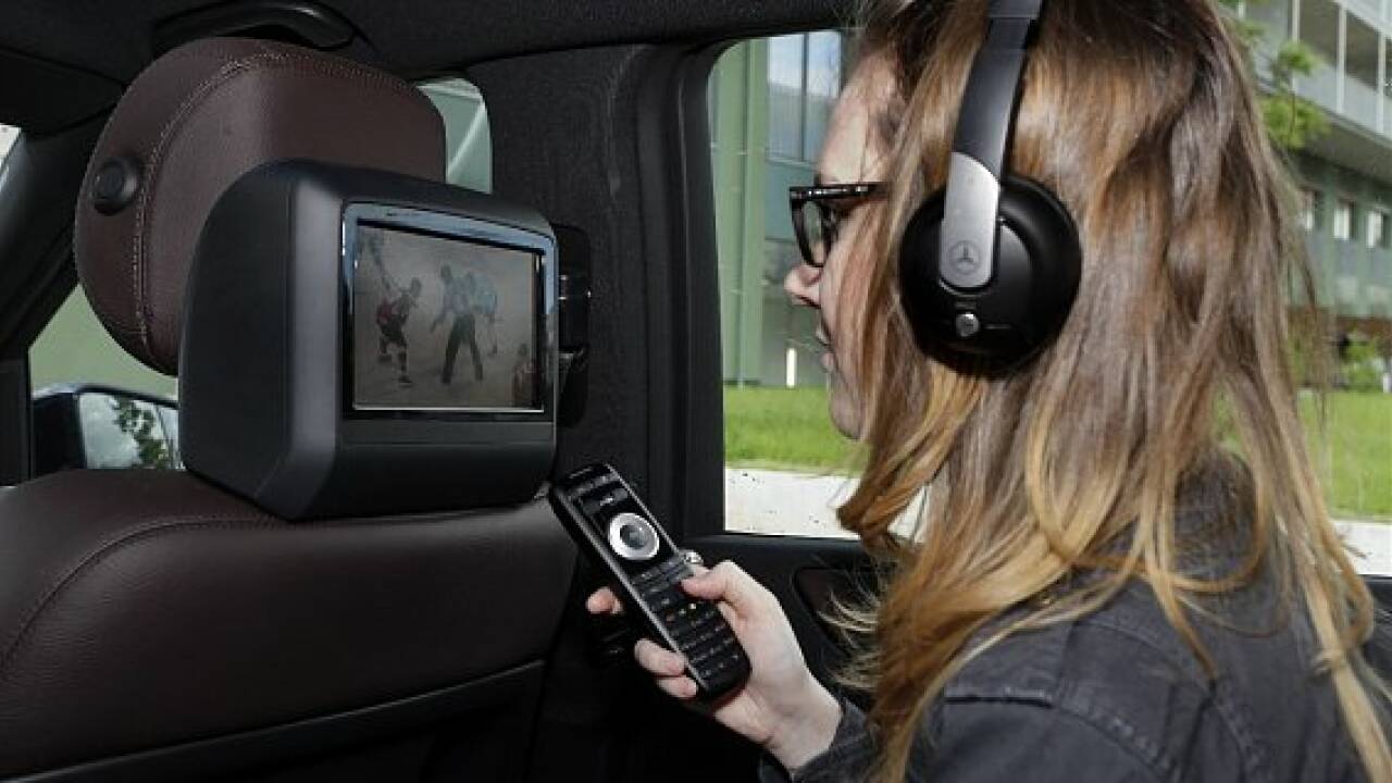 Mercedes GL: gemütliches Fernsehen inbegriffen