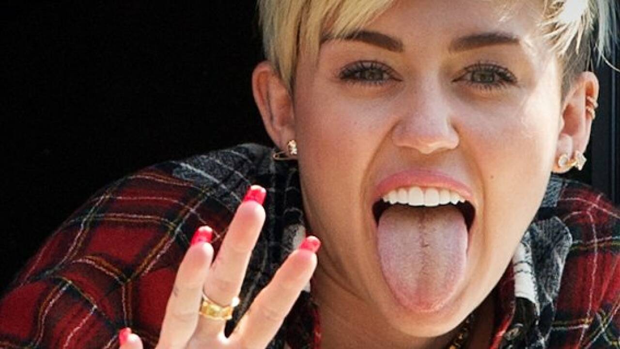 Für guten Zweck: Miley Cyrus nackt auf T-Shirt