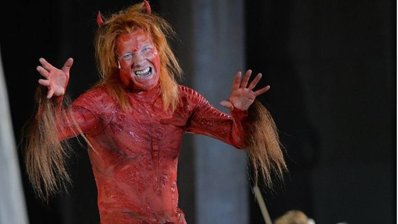 Festspiele: Ein "teuflischer" Simon Schwarz