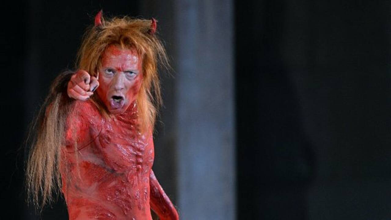 Festspiele: Ein "teuflischer" Simon Schwarz
