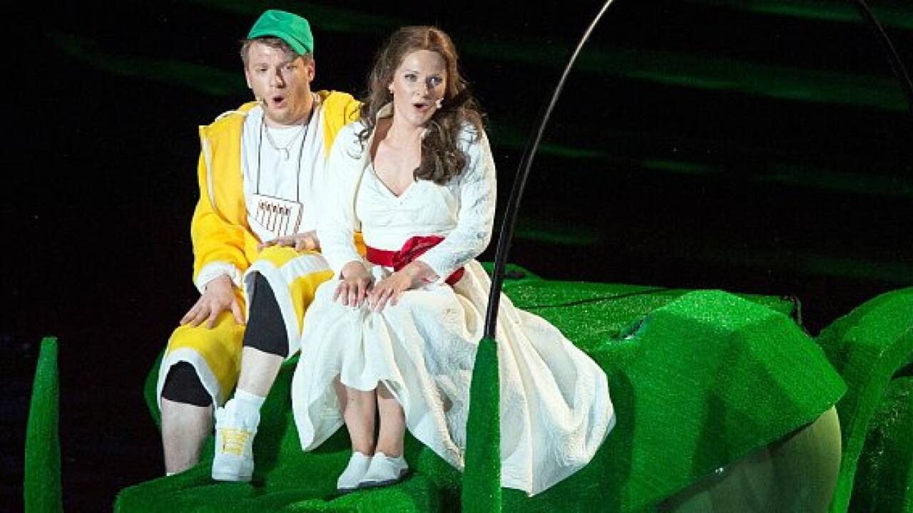 "Zauberflöte" in Bregenz: Drei Katzen wachen am See