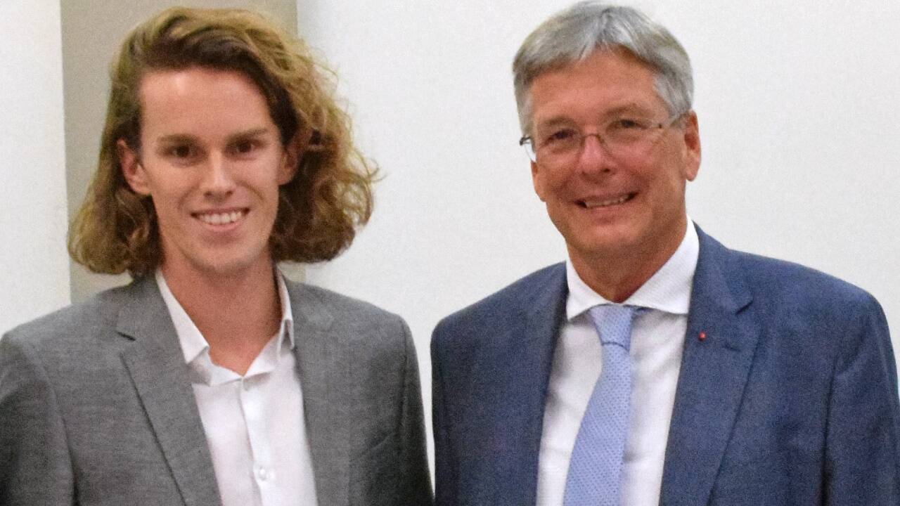 Luca Kaiser mit seinem Vater Peter Kaiser, dem Landeshauptmann von Kärtnen. 